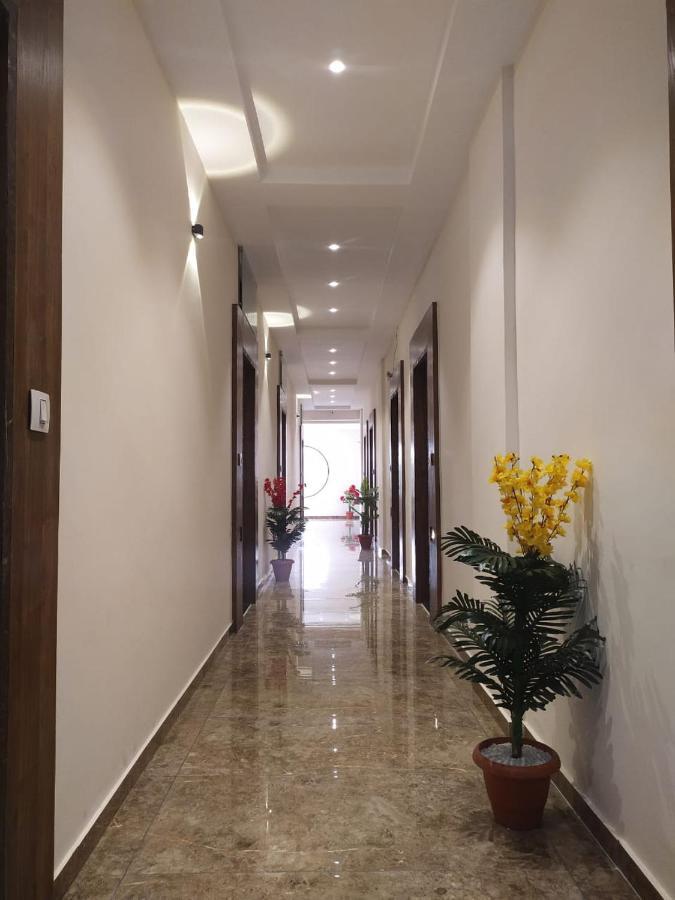 Hotel Krishna Palace Ананд Экстерьер фото