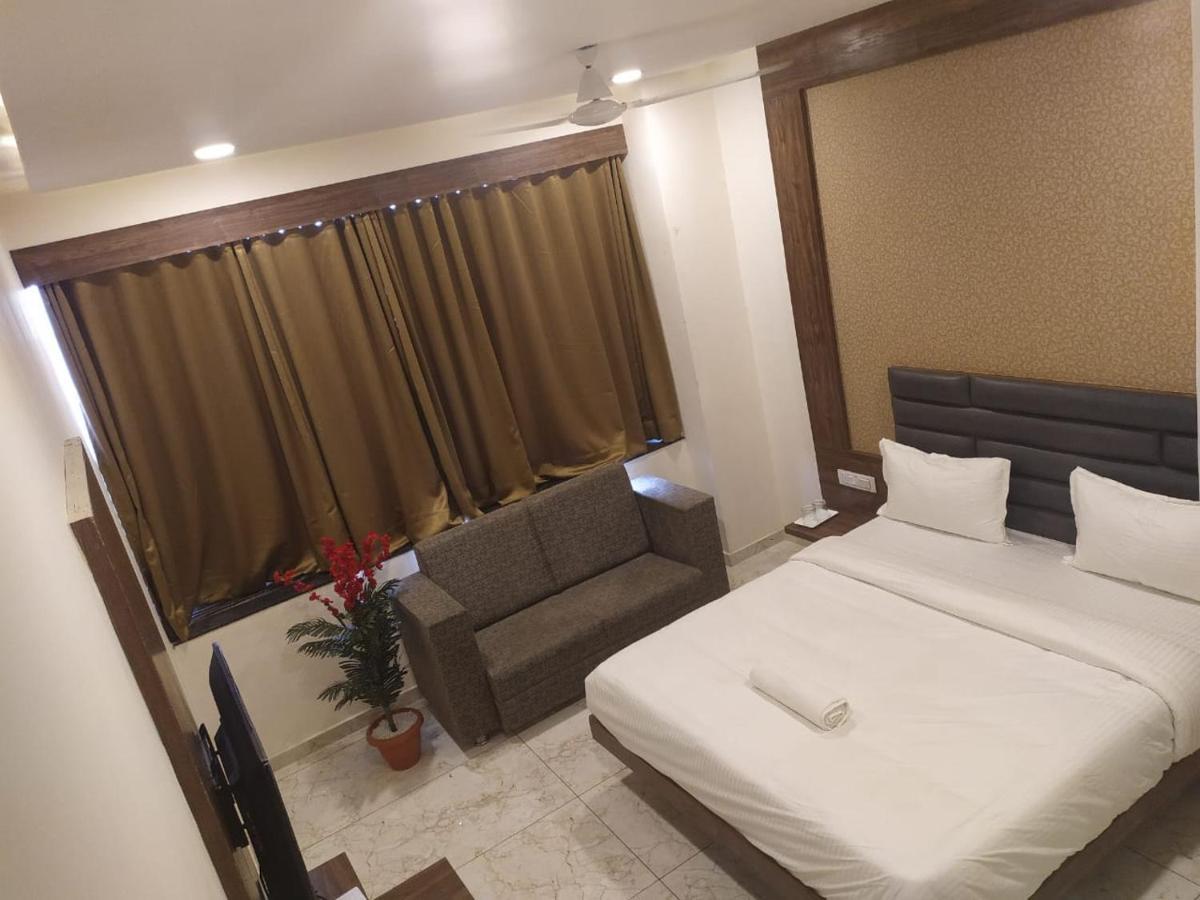 Hotel Krishna Palace Ананд Экстерьер фото